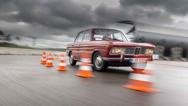 BMW 2000