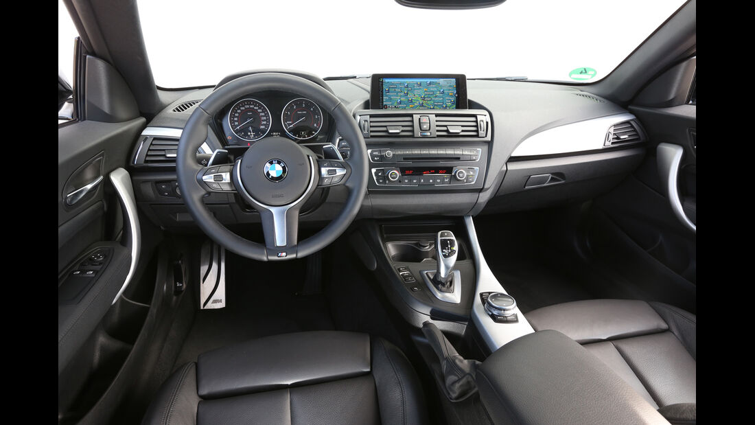 BMW 220d, Cockpit