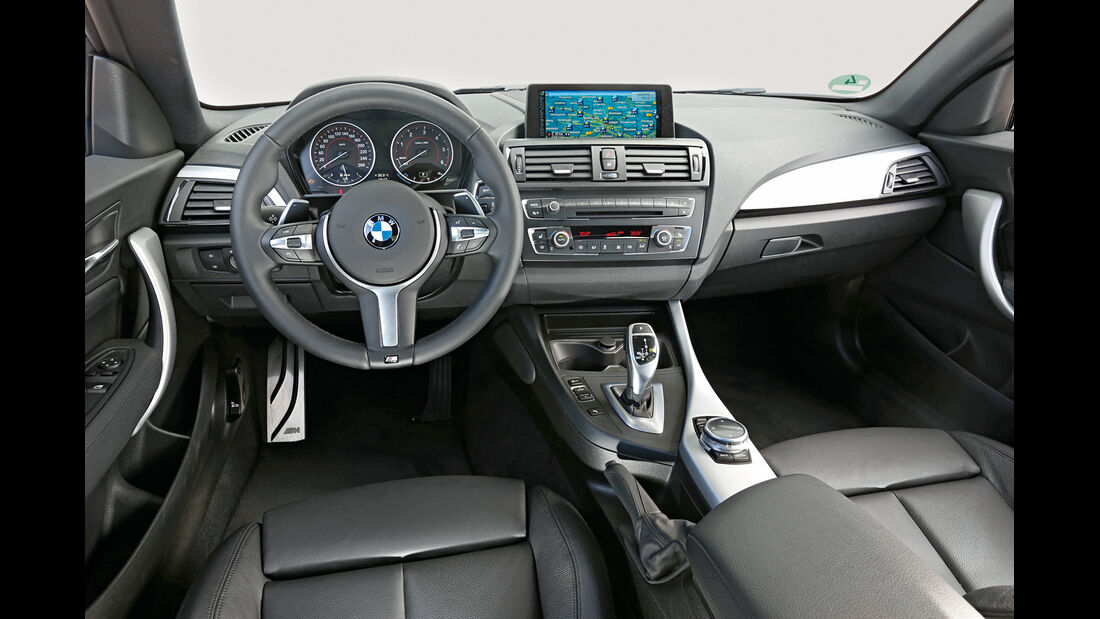 BMW 220d, Cockpit