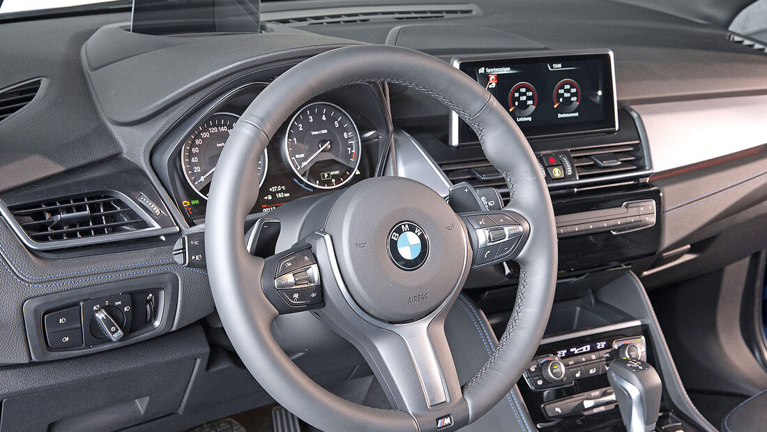 BMW 2er Active Tourer, Cockpit, lenkrad