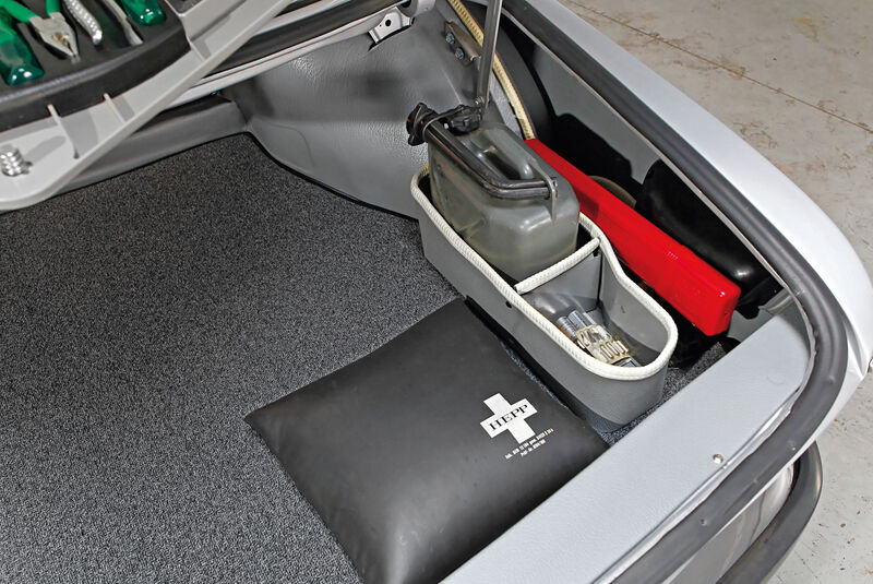 BMW 3.0 CSi (E9), Kofferraum