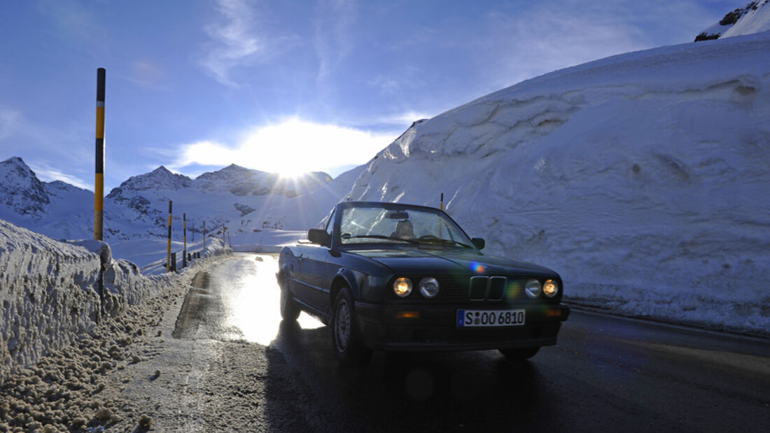 BMW 318i Cabriolet schräg von der Seite