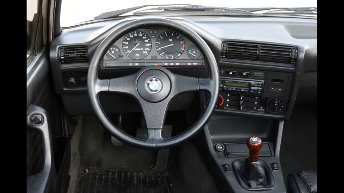 BMW 320i Baur Topcabriolet (TC2), Baujahr 1986, Cockpit