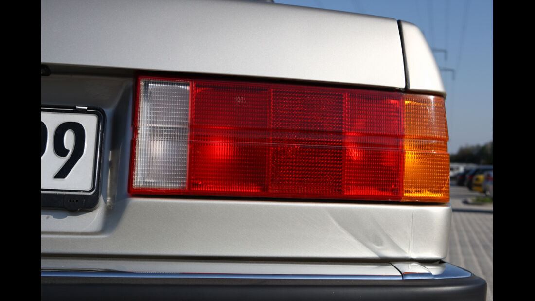 BMW 320i Baur Topcabriolet (TC2), Baujahr 1986, Rücklichter