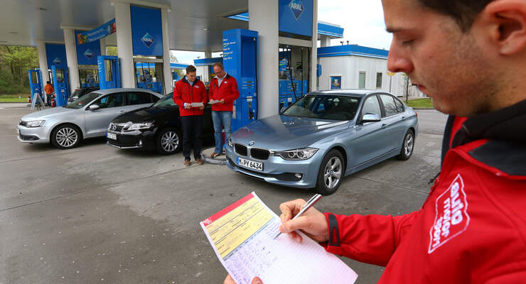 BMW 320i EDE, Lexus CT 200h, VW Jetta Hybrid, Tankstelle