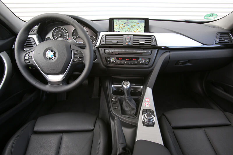 BMW 320i Efficient Dynamics Edition, Cockpit, Lenkrad