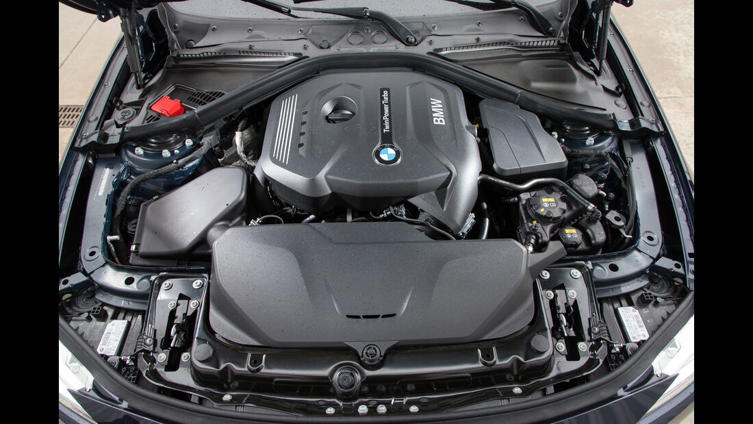 BMW 320i Touring, Motor