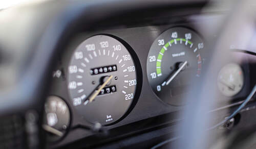 BMW 323i, Tacho