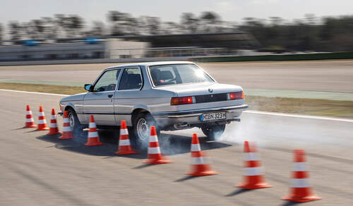 BMW 323i