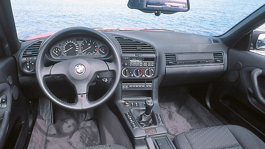 BMW 325i Cabrio, Cockpit