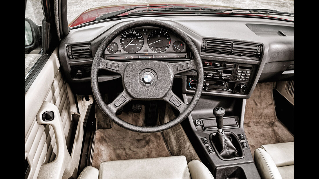 BMW 325i, Cockpit