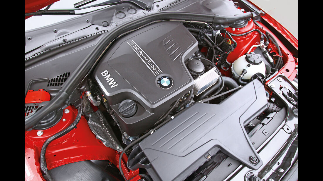 BMW 328i, Motor