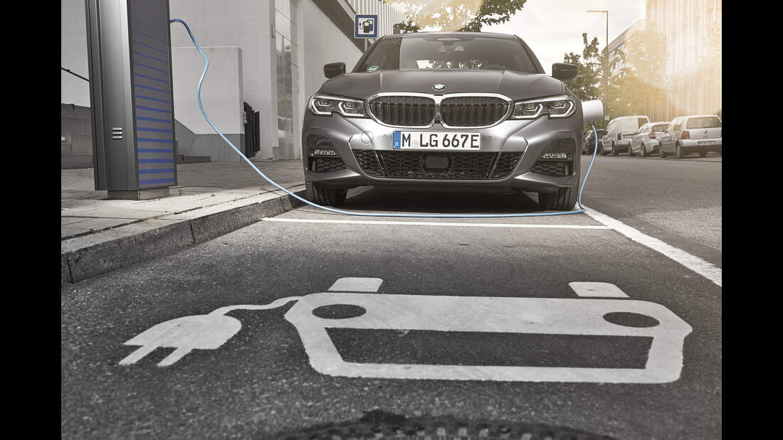 Kosten und Realverbrauch BMW 330e M Sport AUTO MOTOR UND