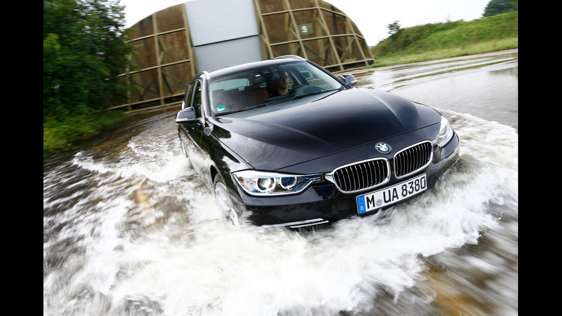 BMW 335i xDrive Touring, Frontansicht, Wasserdurchfahrt