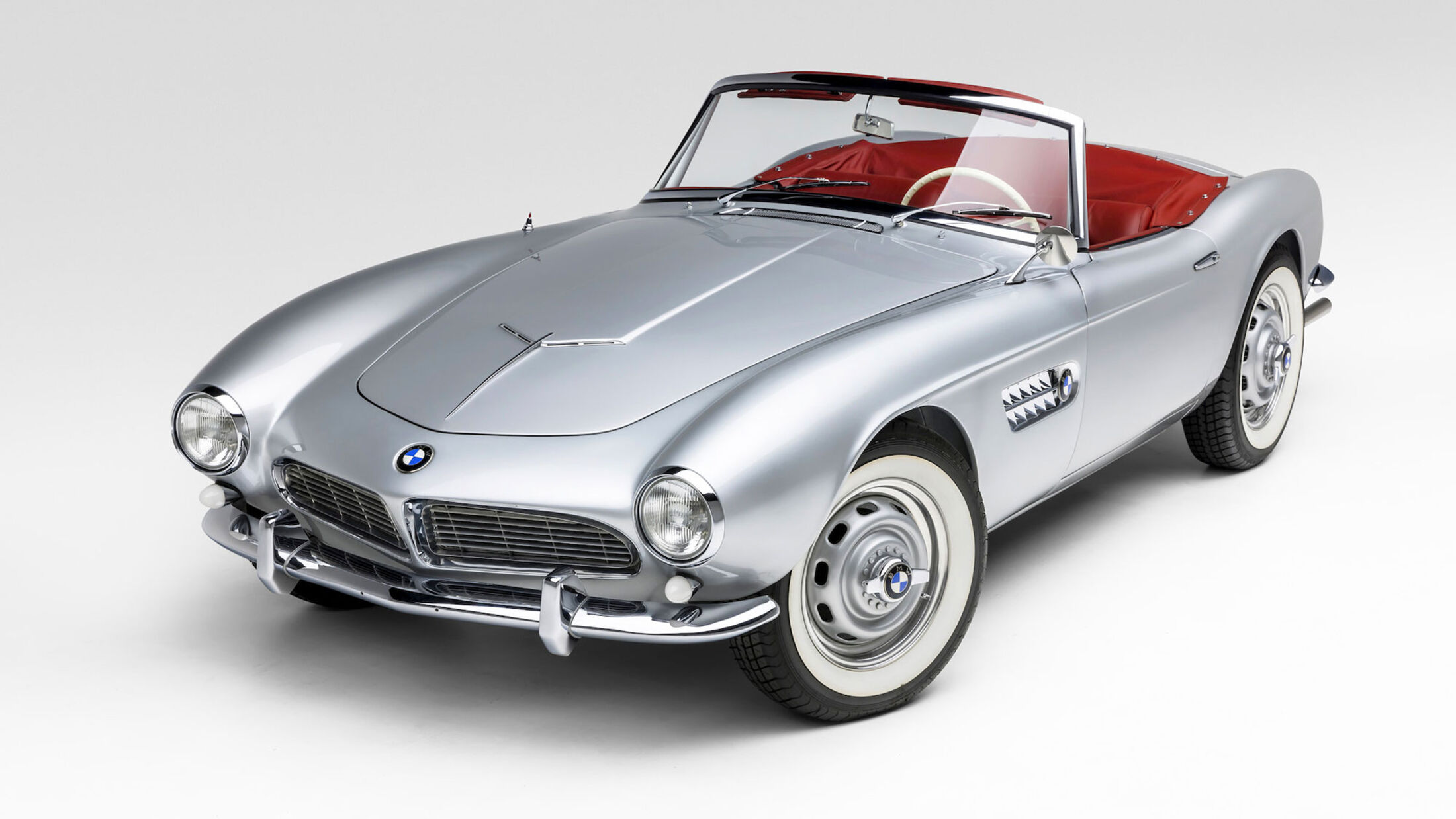 https://imgr1.auto-motor-und-sport.de/BMW-507-Series-II-1958-von-vorn-im-Studio-jsonLd16x9-a9b18da5-1966137.jpg