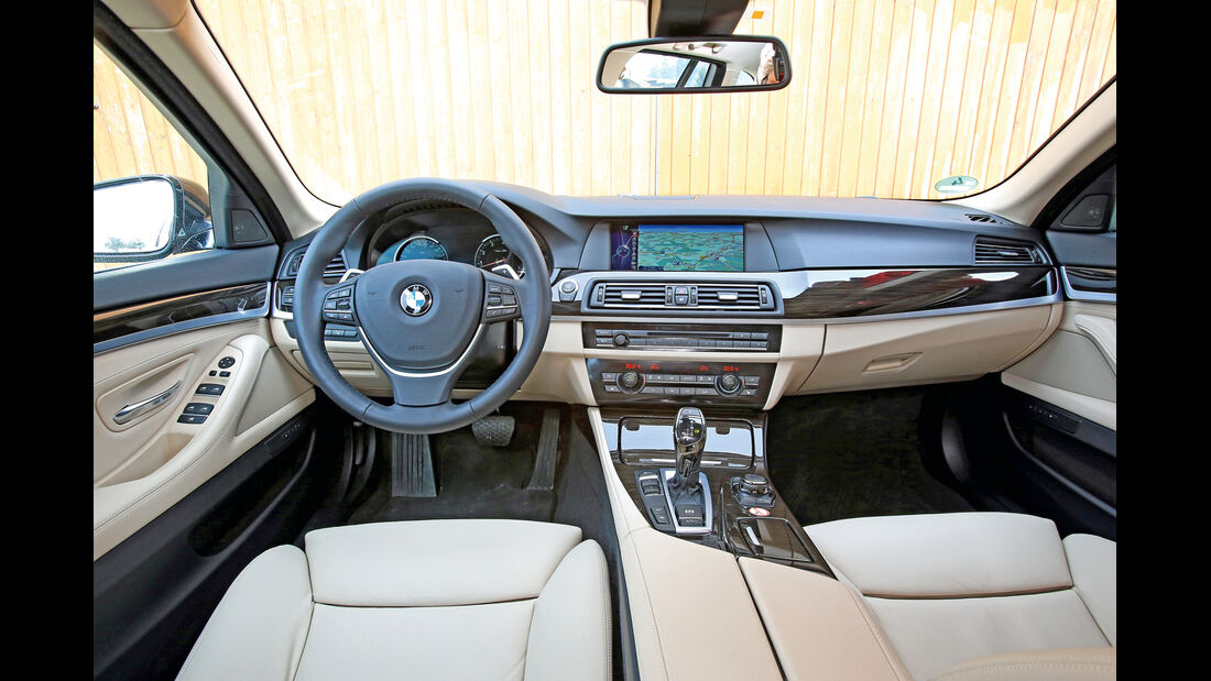 BMW 520i Touring, Cockpit, Lenkrad