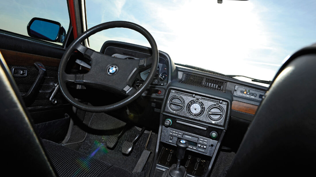 BMW 528i, Cockpit
