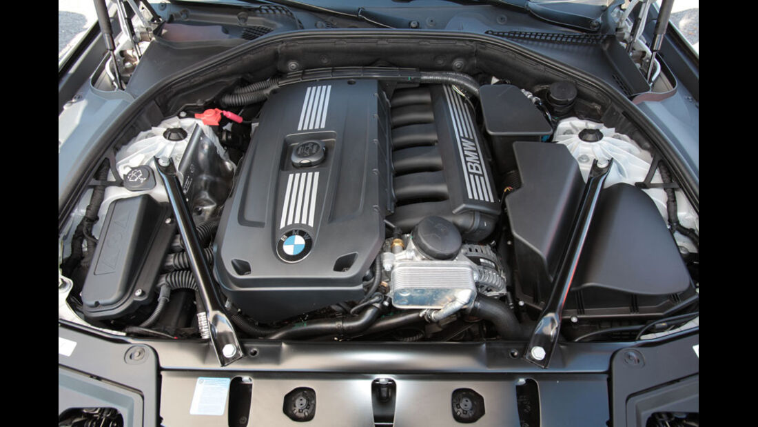 BMW 528i, motor