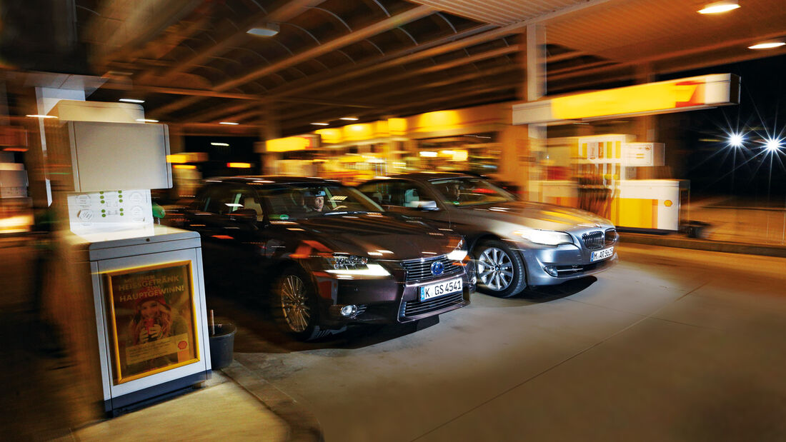 BMW 530, Lexus GS 450h, Front, Tankstelle