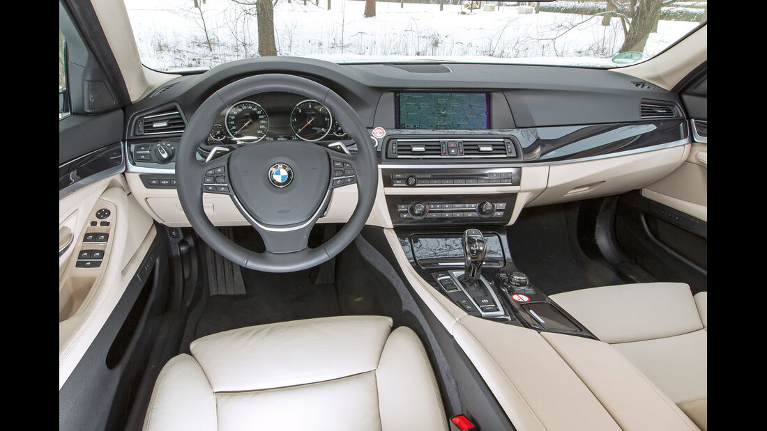 BMW 530d Touring, Cockpit, Lenkrad
