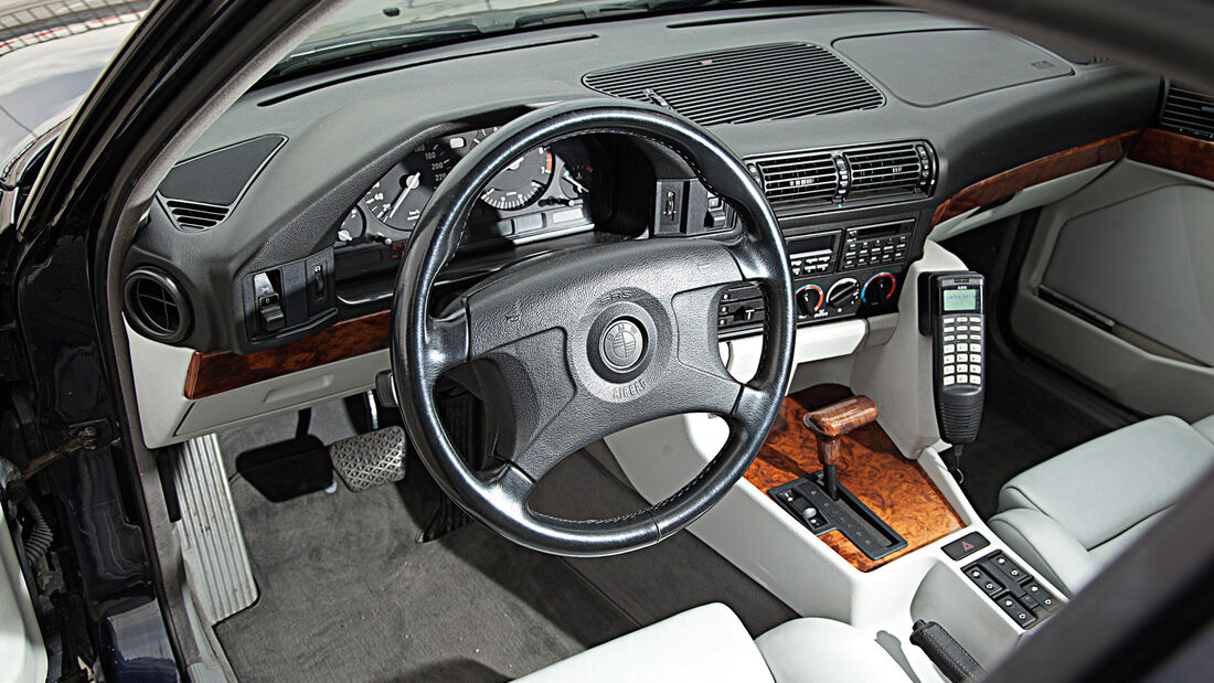 BMW 540i Touring, Lenkrad, Cockpit