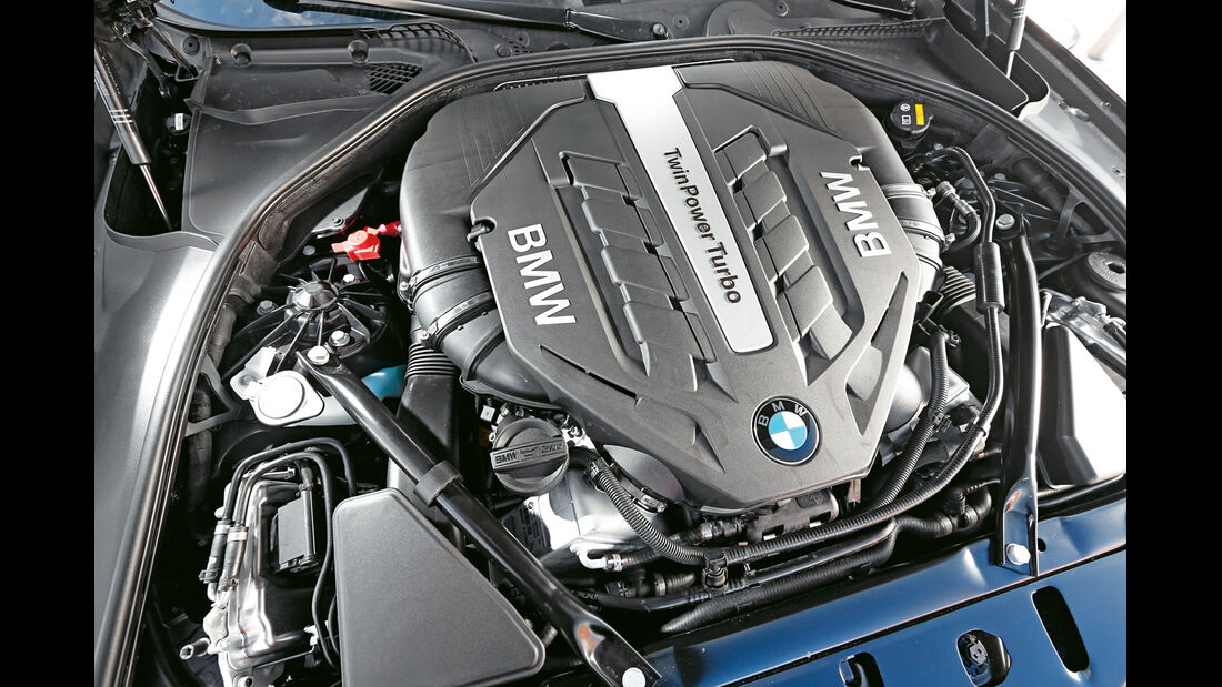 BMW 550i xDrive, Motor