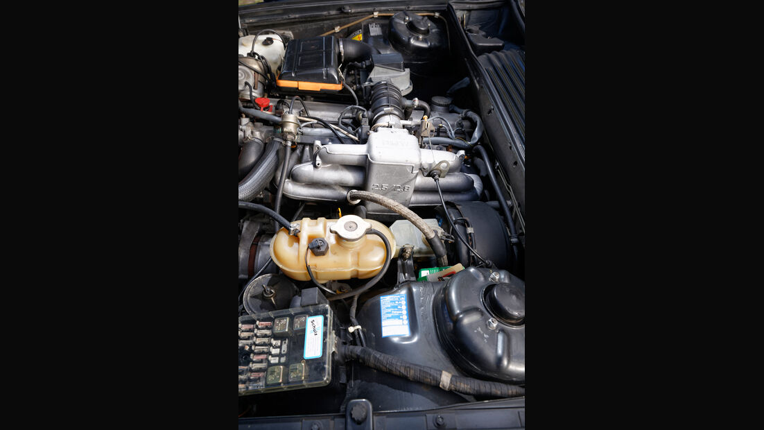 BMW 628 CSi (E24), Motor