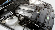 BMW 728i Typ E38, Motor