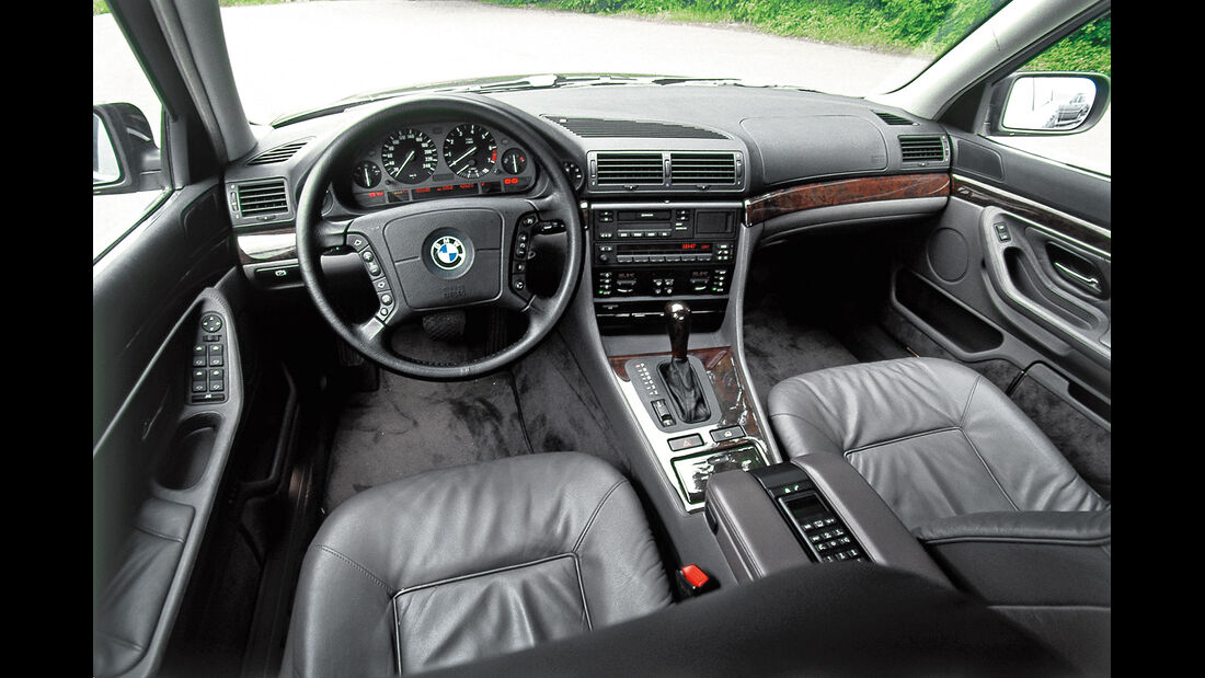 BMW 740i (E38), Cockpit