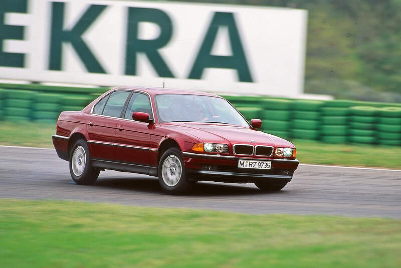 BMW 740i (E38), Seitenansicht