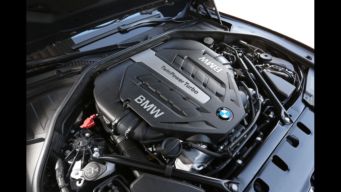 BMW 750Li, Motor