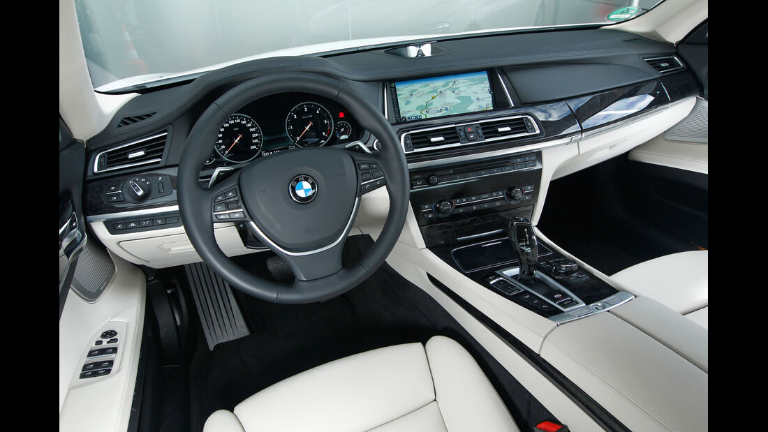 BMW 750d x-Drive, Cockpit, Lenkrad