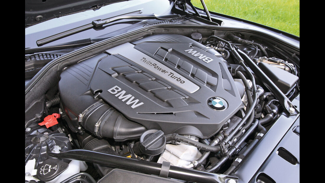 BMW 750i, Motor