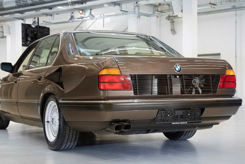 BMW 750iL V16 E32 Goldfisch (1987)