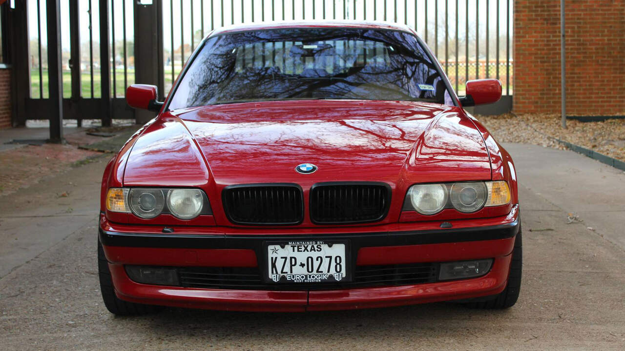 Bmw e38 engine top