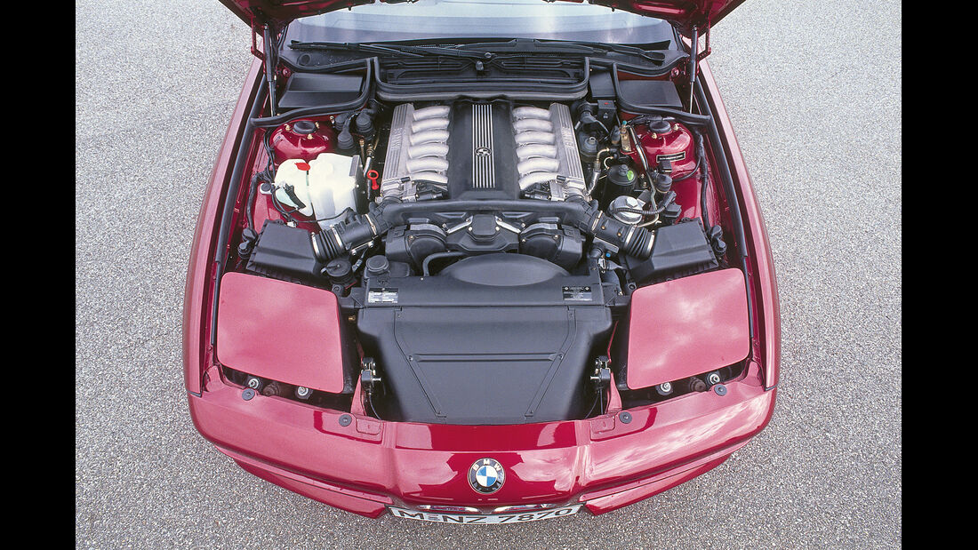 BMW 850i, Motor