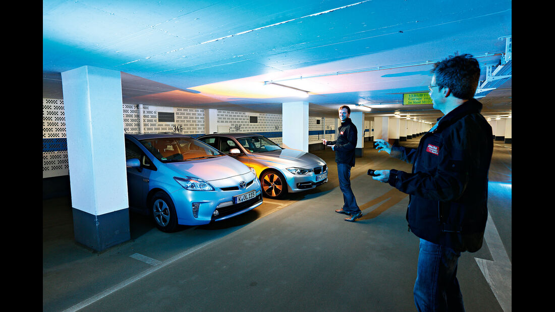 BMW Active Hybrid 3, Toyota Prius Plug-in Hybrid, Frontansicht