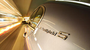 BMW Active Hybrid5, Seitenlinie, Schriftzug