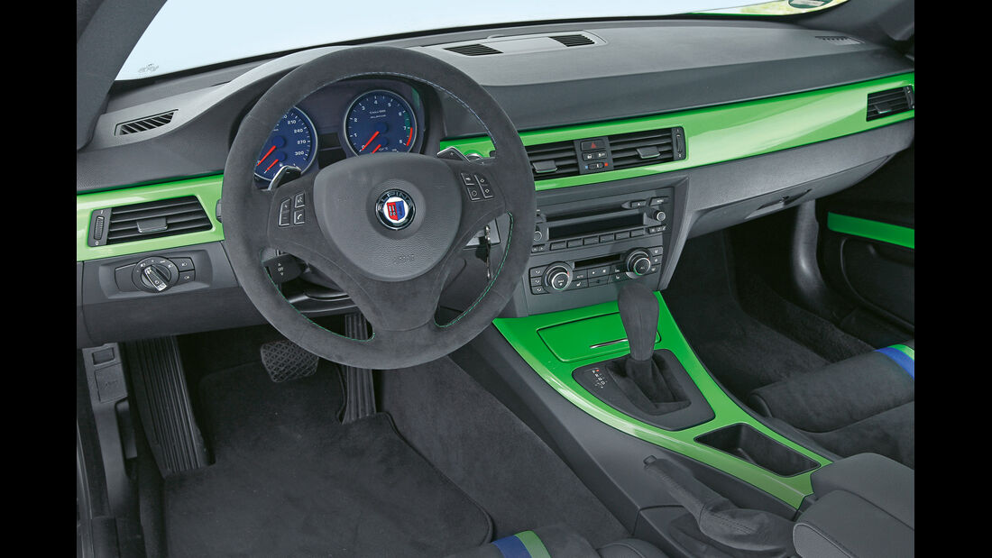 BMW Alpina B3 GT3, Cockpit
