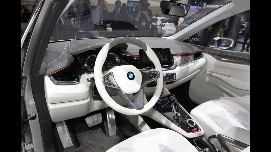 BMW Concept Active Tourer, Messe, Autosalon Paris 2012