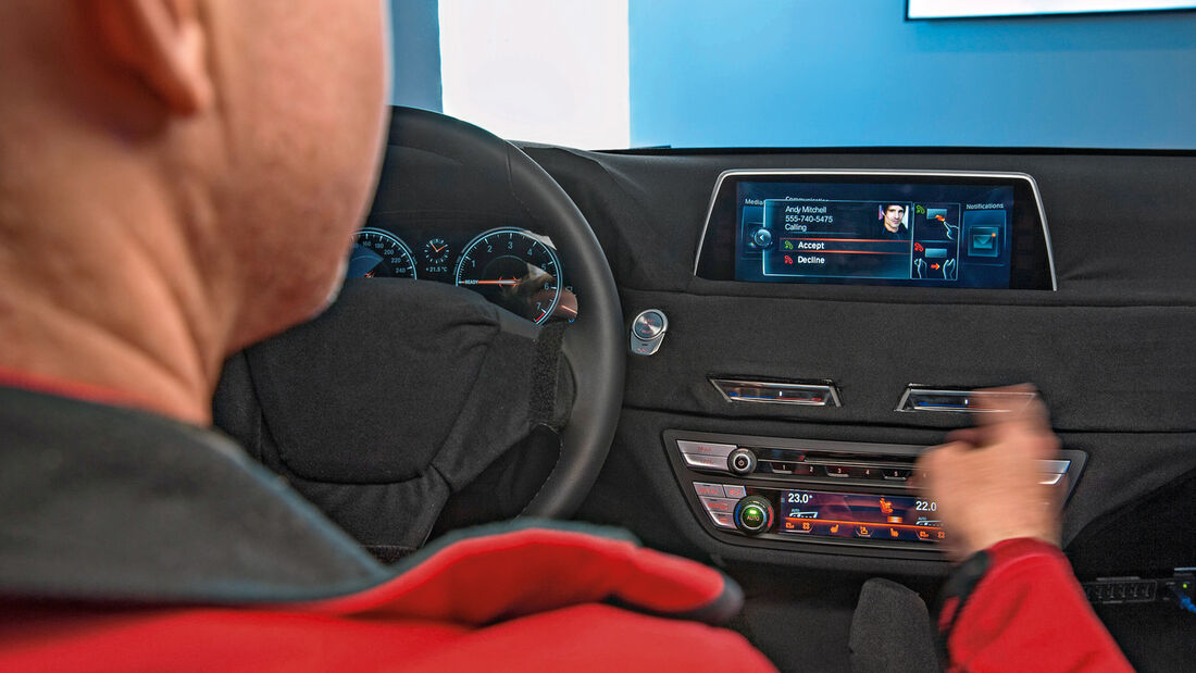 BMW Dreier, Multimedia, Infotainment