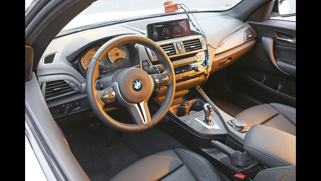 BMW M2 Coupé, Cockpit