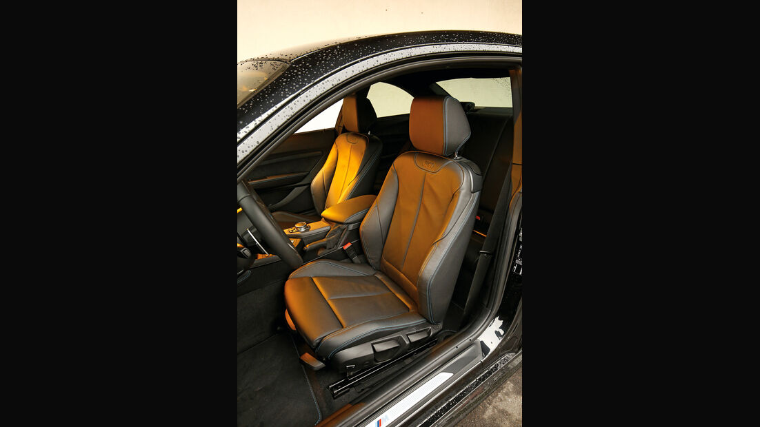 BMW M2 Coupé, Fahrersitz