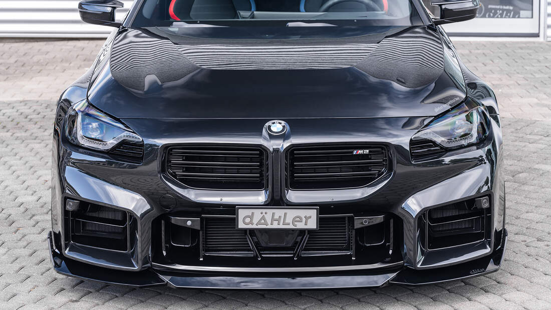 BMW M2 vor vorn.