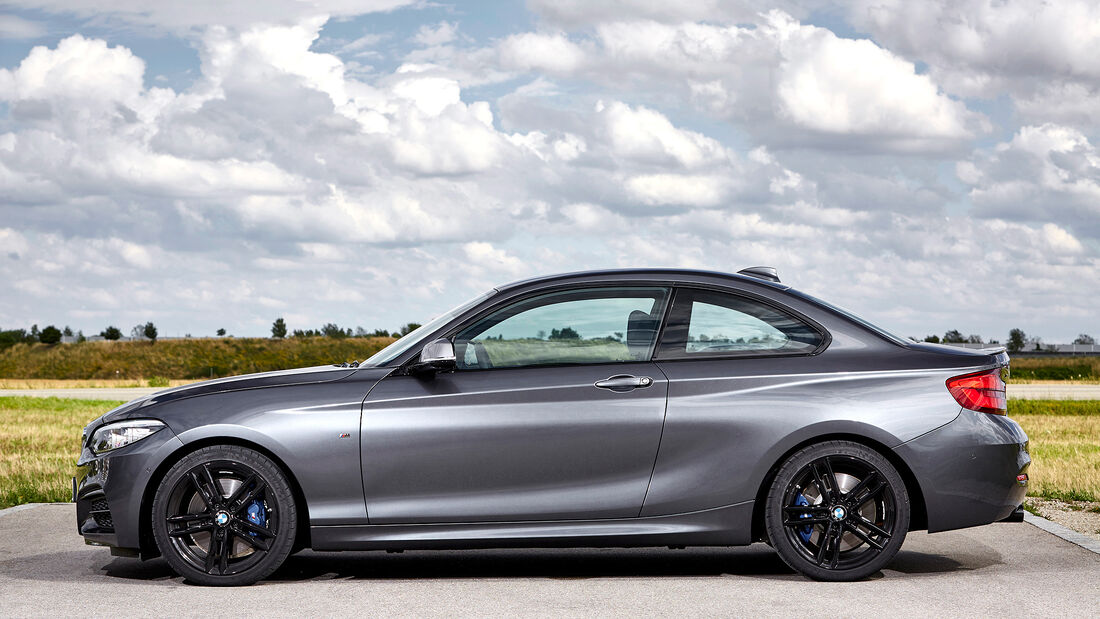 BMW M240i Coupe