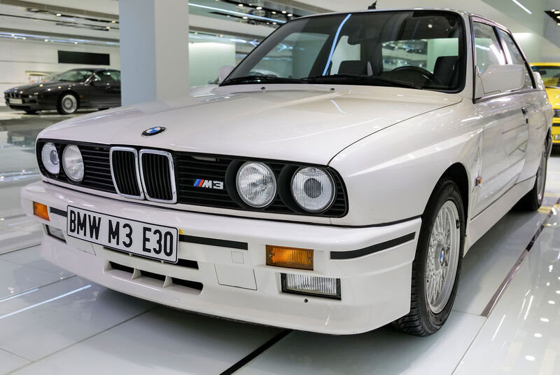 BMW M3 E30 (1989) Front