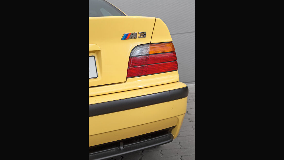 BMW M3 (E36), Typenbezeichnung, Heckleuchte