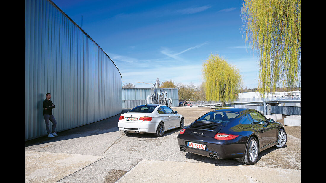 BMW M3 (E92) - Porsche 911 Carrera S (997) - Heftvorschau sport auto 6/2016 