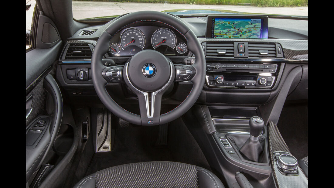 BMW M4, Cockpit