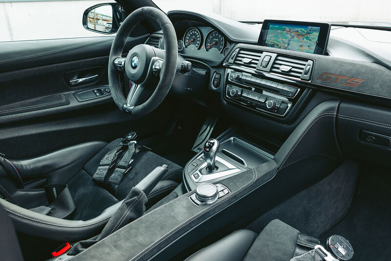 BMW M4 F82 GTS (2016) Cockpit